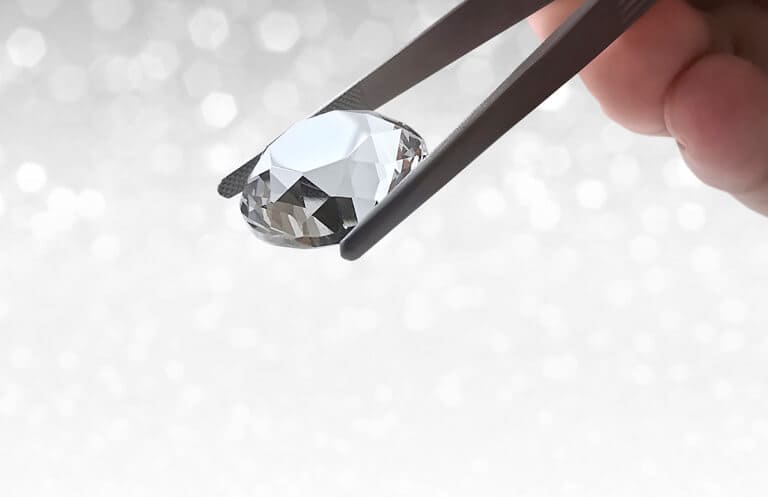 EXPERIENCE HAND-SELECTED DIAMONDS FOR YOURSELF EXPERIENCE HAND-SELECTED DIAMONDS FOR YOURSELF